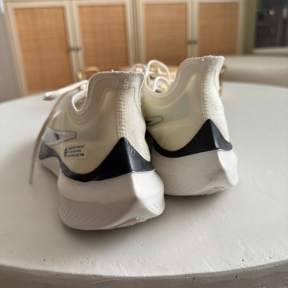 Nike Zoom Gravity - Tortoise/Cream/White in Size 10W - Picture 4 of 8